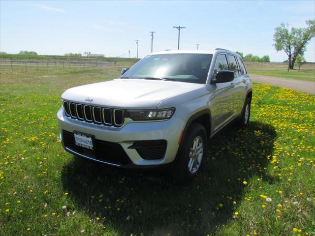 2025 Jeep Grand Cherokee GRAND CHEROKEE LAREDO 4X4
