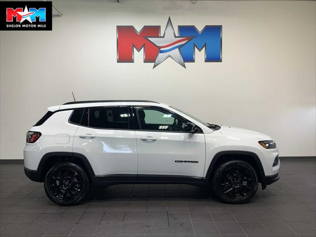 2025 Jeep Compass COMPASS LATITUDE 4X4
