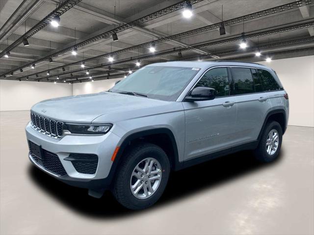 2025 Jeep Grand Cherokee GRAND CHEROKEE LAREDO 4X4