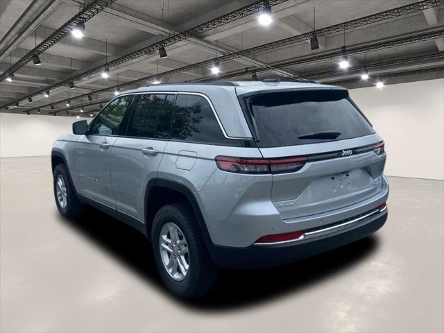 2025 Jeep Grand Cherokee GRAND CHEROKEE LAREDO 4X4