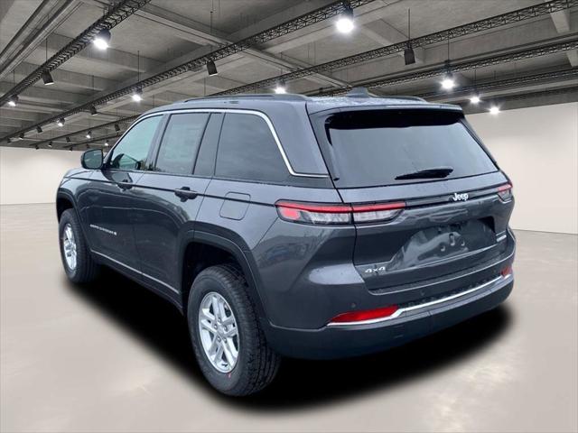 2025 Jeep Grand Cherokee GRAND CHEROKEE LAREDO 4X4