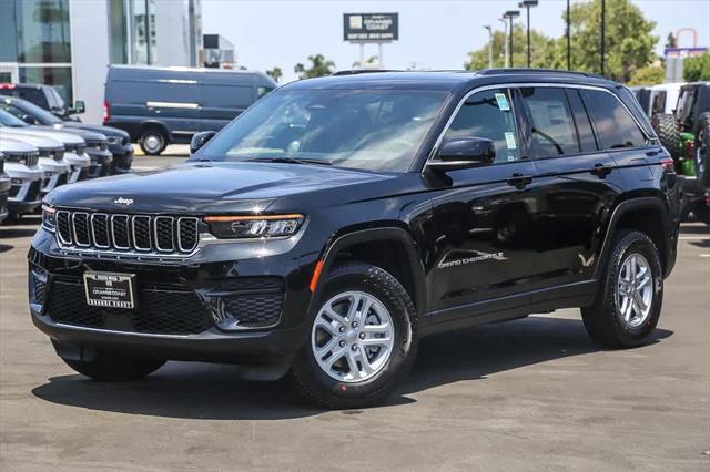 2025 Jeep Grand Cherokee GRAND CHEROKEE LAREDO 4X2