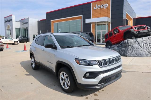 2025 Jeep Compass COMPASS LATITUDE 4X4