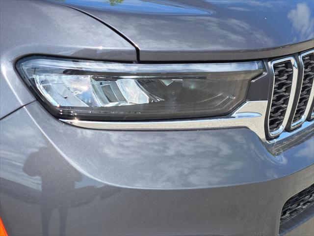 2025 Jeep Grand Cherokee GRAND CHEROKEE L LAREDO X 4X4