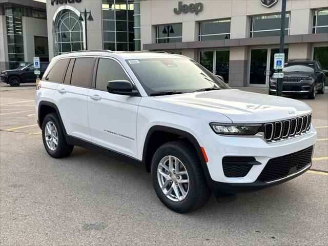 2025 Jeep Grand Cherokee GRAND CHEROKEE LAREDO X 4X4