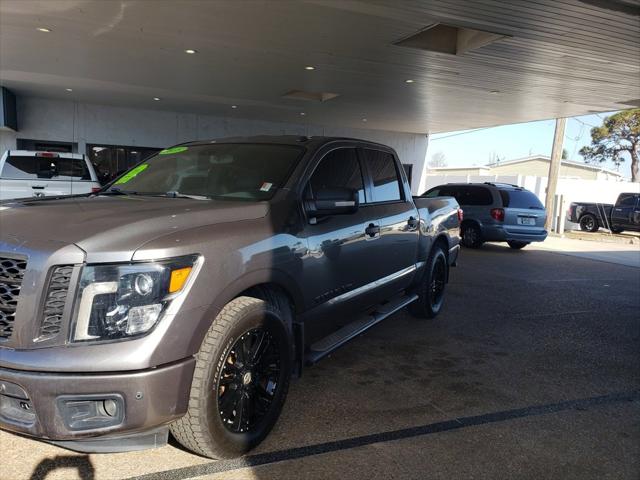 2018 Nissan TITAN SV