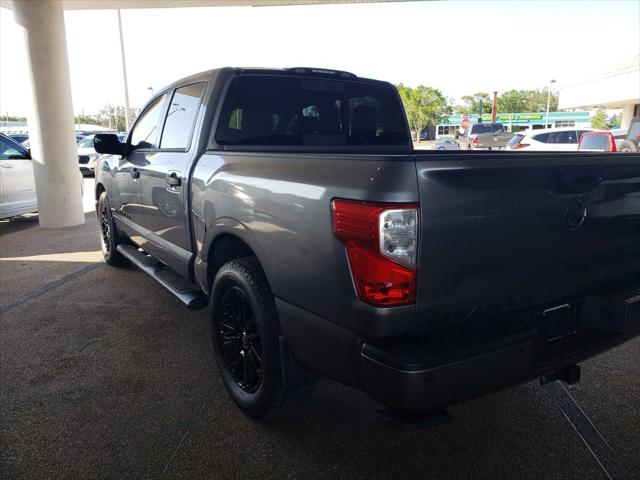 2018 Nissan TITAN SV