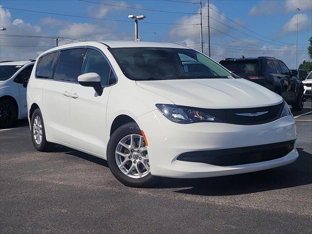 2022 Chrysler Voyager LX