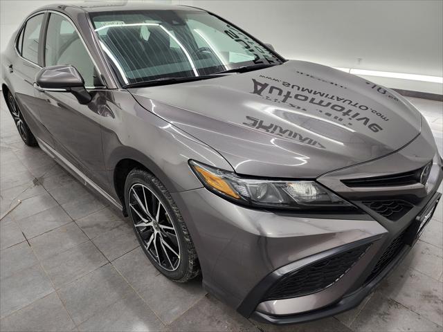 2023 Toyota Camry SE Nightshade Edition Hybrid