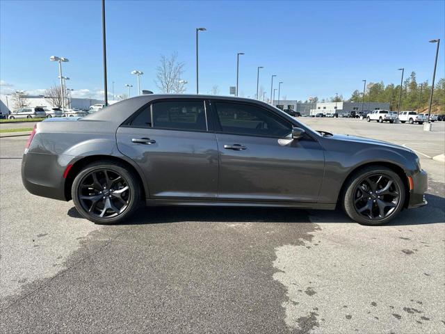 2022 Chrysler 300 Touring L