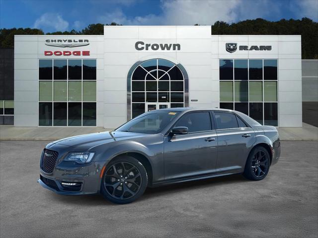 2022 Chrysler 300 Touring L