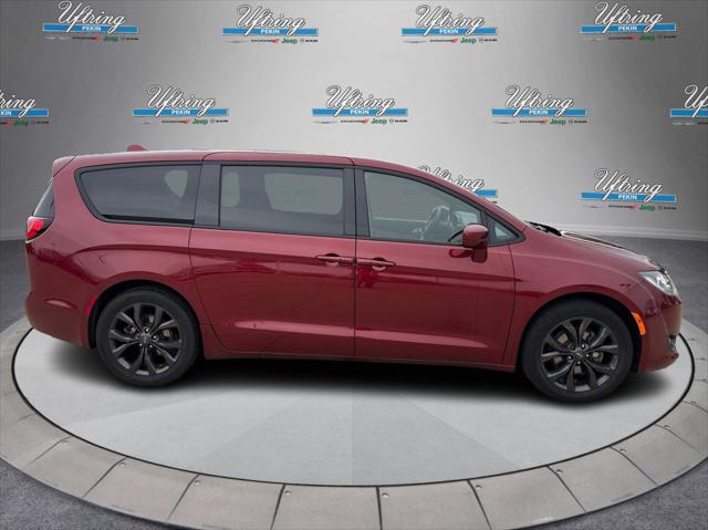 2020 Chrysler Pacifica Touring