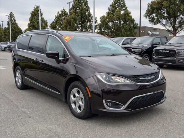 2017 Chrysler Pacifica Touring-L Plus