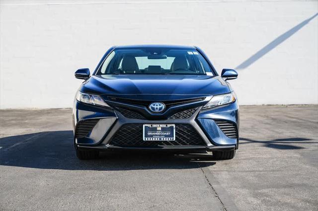 2020 Toyota Camry SE Hybrid