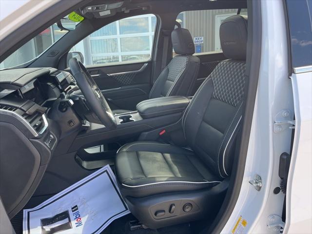 2024 GMC Acadia AWD Denali