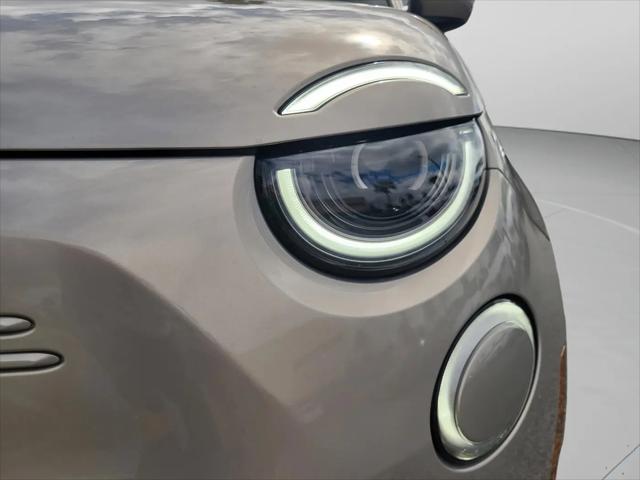 2025 Fiat 500e Giorgio Armani FWD