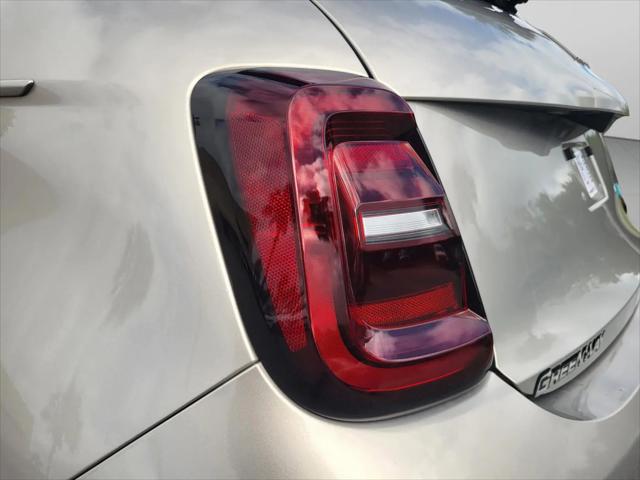 2025 Fiat 500e Giorgio Armani FWD