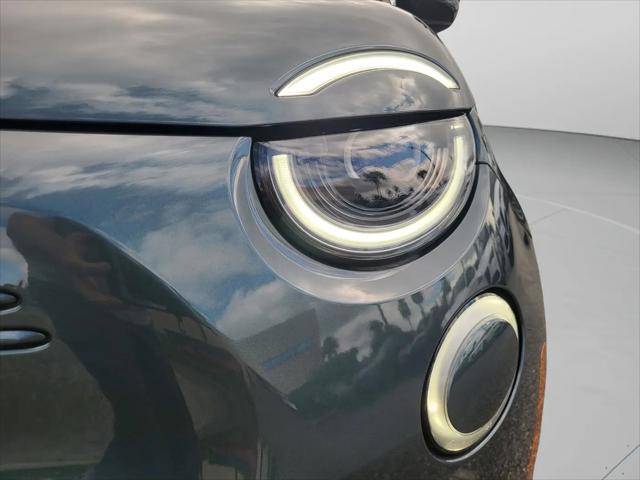 2025 Fiat 500e Giorgio Armani FWD