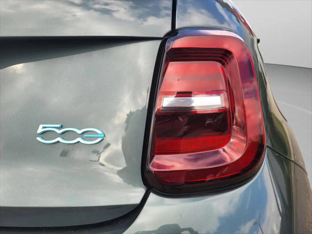 2025 Fiat 500e Giorgio Armani FWD