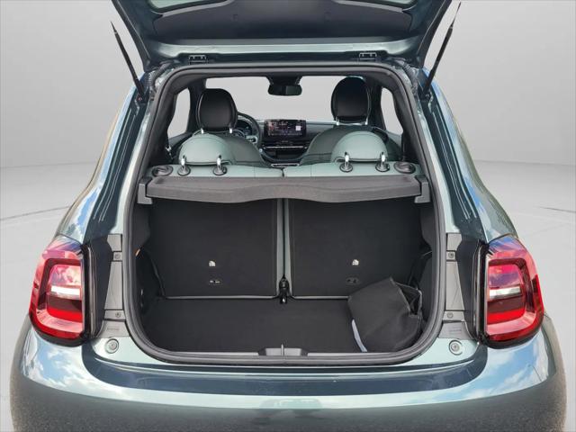 2025 Fiat 500e Giorgio Armani FWD