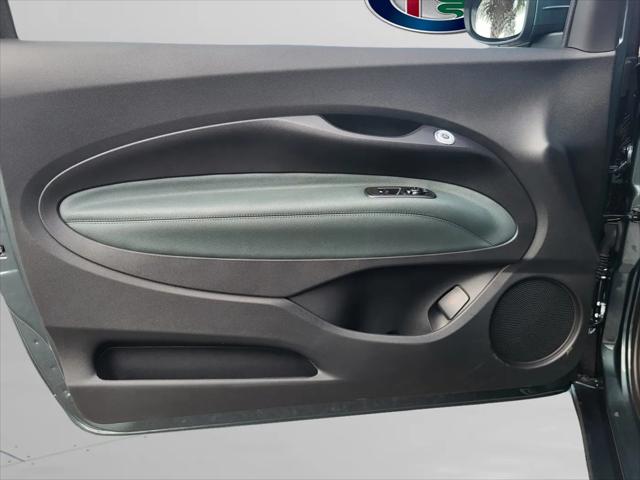 2025 Fiat 500e Giorgio Armani FWD