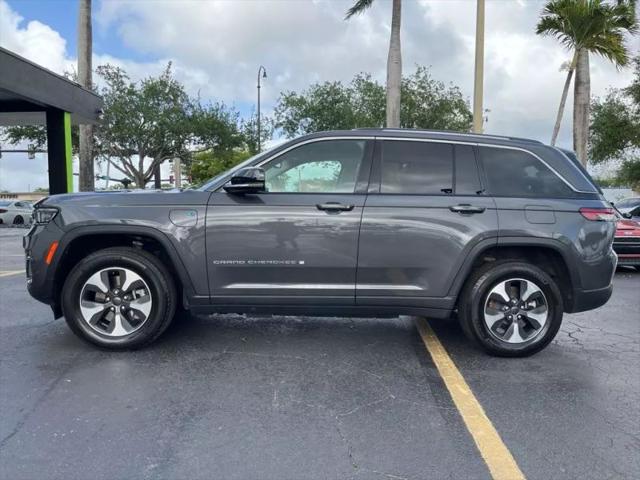 2023 Jeep Grand Cherokee Base