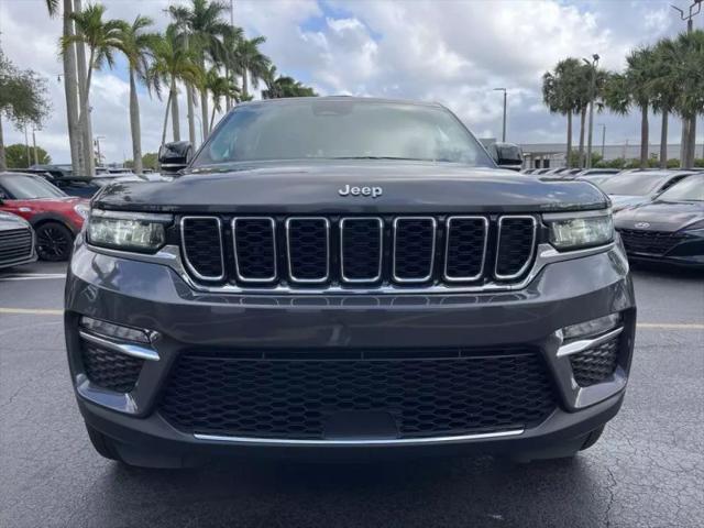 2023 Jeep Grand Cherokee Base