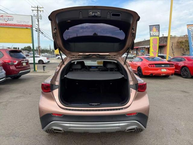 2018 INFINITI QX30 Premium