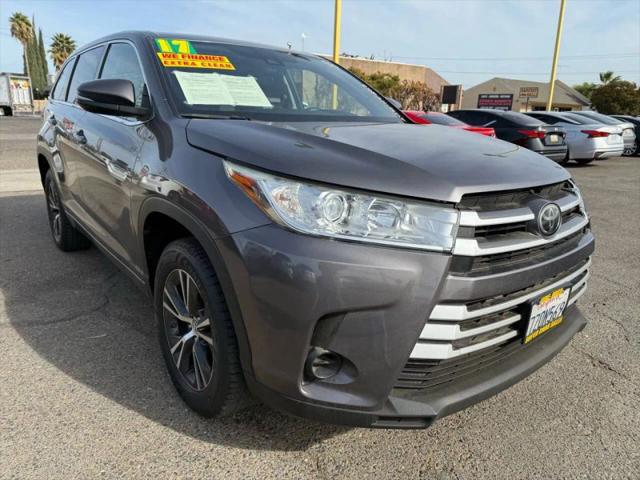 2017 Toyota Highlander LE for sale in Oakdale, CA