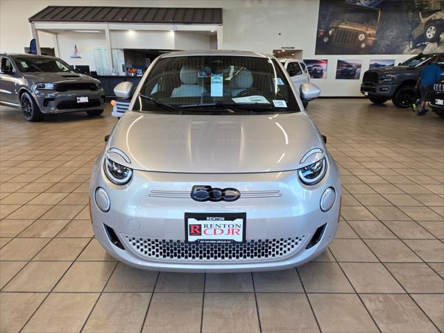 2025 Fiat 500e Giorgio Armani FWD