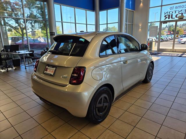 2025 Fiat 500e Giorgio Armani FWD