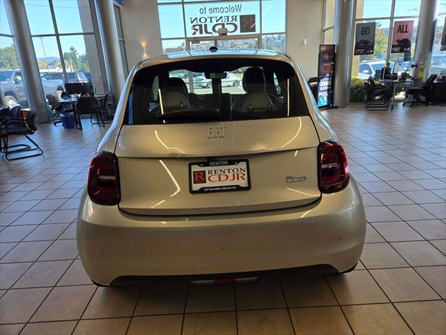 2025 Fiat 500e Giorgio Armani FWD