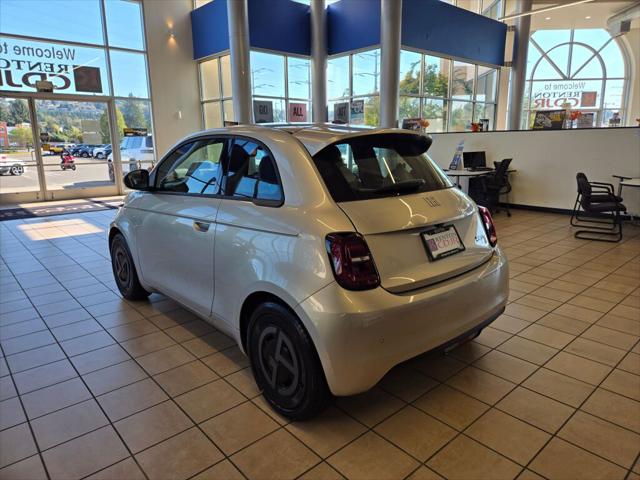 2025 Fiat 500e Giorgio Armani FWD