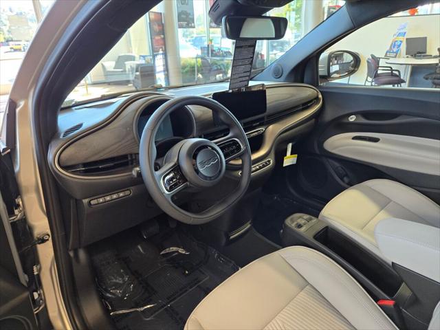2025 Fiat 500e Giorgio Armani FWD