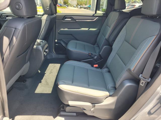 2025 GMC Acadia AWD AT4