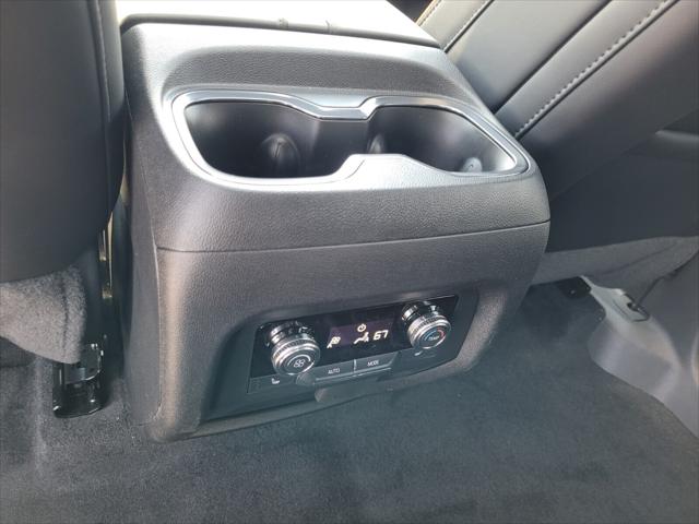 2025 GMC Acadia AWD AT4