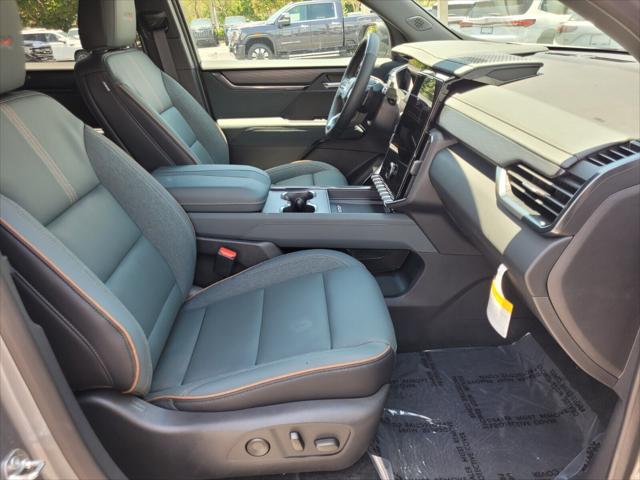 2025 GMC Acadia AWD AT4