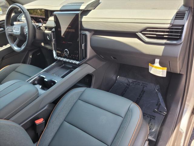 2025 GMC Acadia AWD AT4