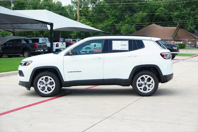 2025 Jeep Compass COMPASS LATITUDE 4X4