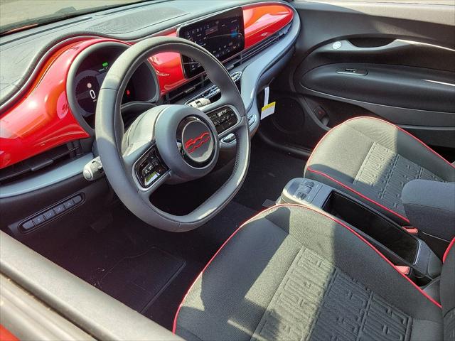 2024 Fiat FIAT 500e 500e INSPI(RED)