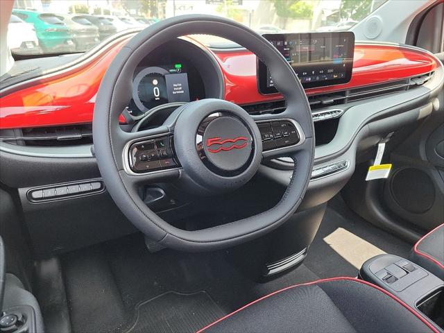 2024 Fiat FIAT 500e 500e INSPI(RED)