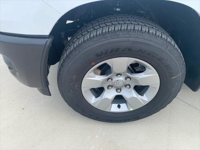 2025 RAM Ram 1500 RAM 1500 TRADESMAN QUAD CAB 4X2 64 BOX