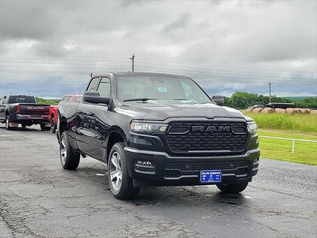 2025 RAM Ram 1500 RAM 1500 TRADESMAN QUAD CAB 4X4 64 BOX
