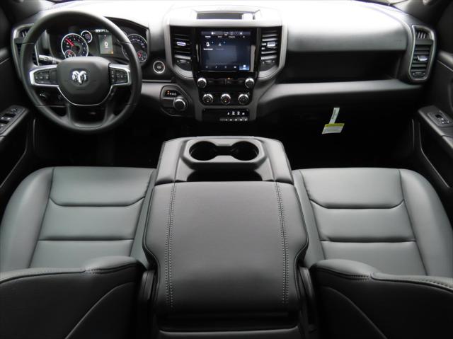 2025 RAM Ram 1500 RAM 1500 TRADESMAN QUAD CAB 4X2 64 BOX