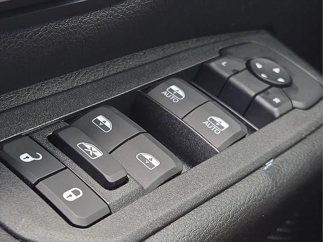 2025 Ram 1500 Warlock Crew Cab 4x4 57 Box