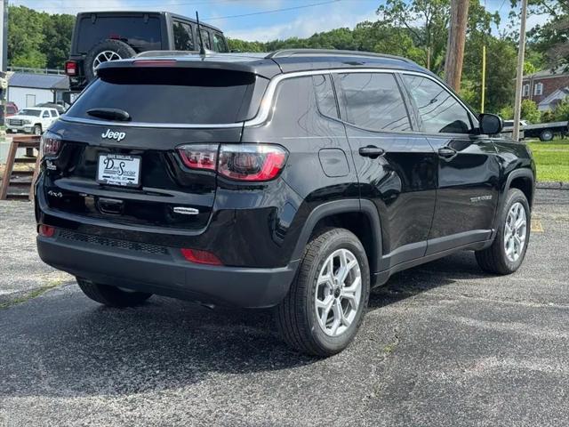 2025 Jeep Compass COMPASS LATITUDE 4X4