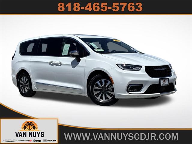 2023 Chrysler Pacifica Hybrid Limited