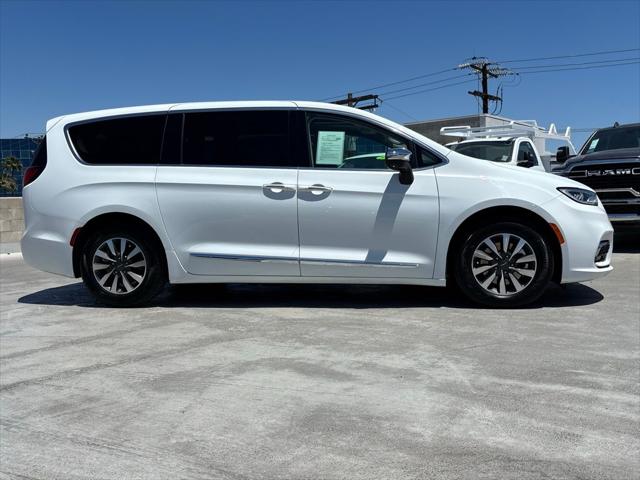 2023 Chrysler Pacifica Hybrid Limited