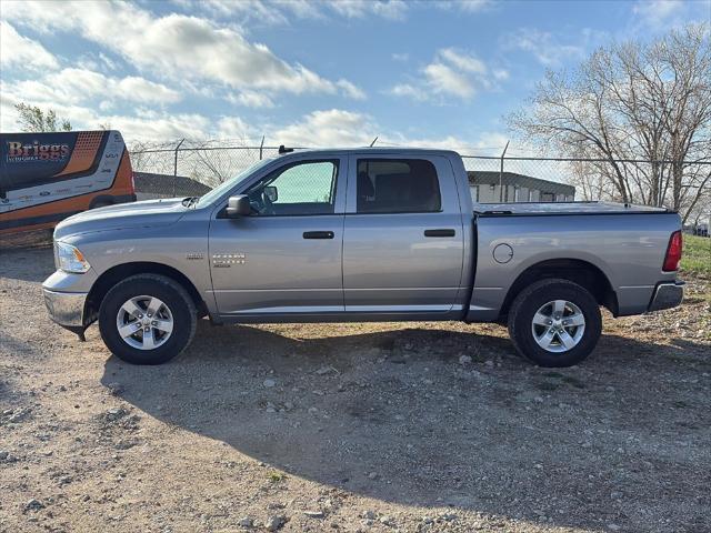 2022 RAM 1500 Classic Tradesman Crew Cab 4x4 57 Box