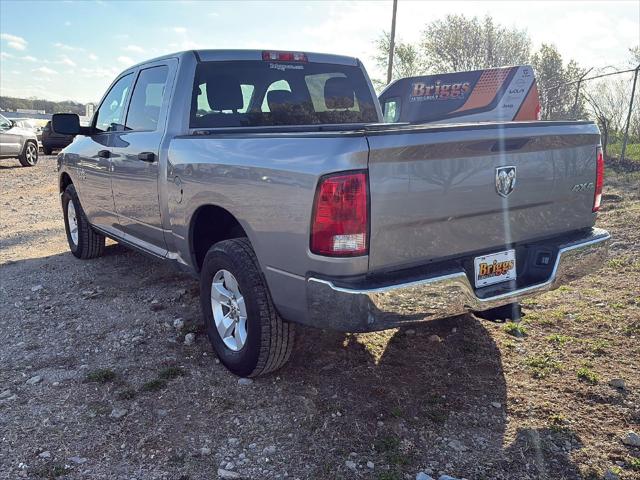 2022 RAM 1500 Classic Tradesman Crew Cab 4x4 57 Box